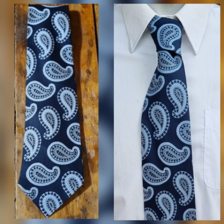 Vintage Tie, wide 1970's, blue paisley, polyester, by 'Viking'